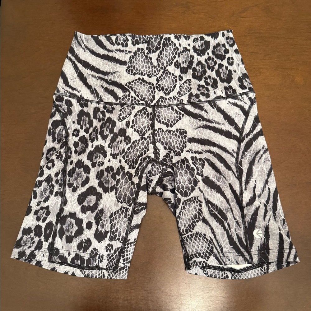 Stylish Black and White Animal Print Women's Biker Shorts